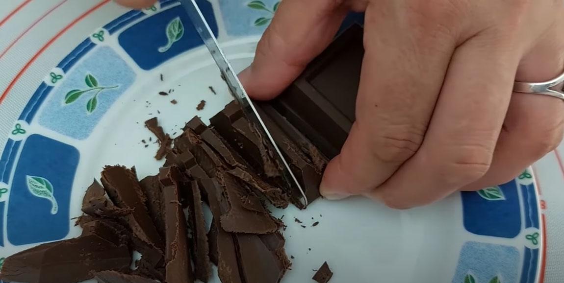 Preparació pas a pas del glaçat de xocolata - pas 1