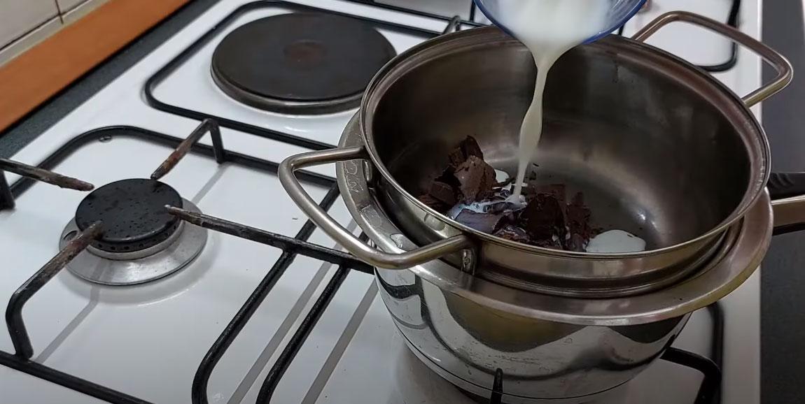 Preparació pas a pas del glaçat de xocolata - pas 3