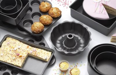 ما نوع الزيت الذي يجب أن أستخدمه لدهن صينية الخبز؟