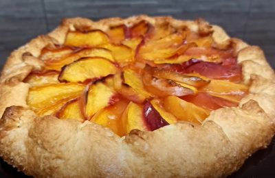 فطيرة الخوخ: وصفة كلاسيكية خطوة بخطوة