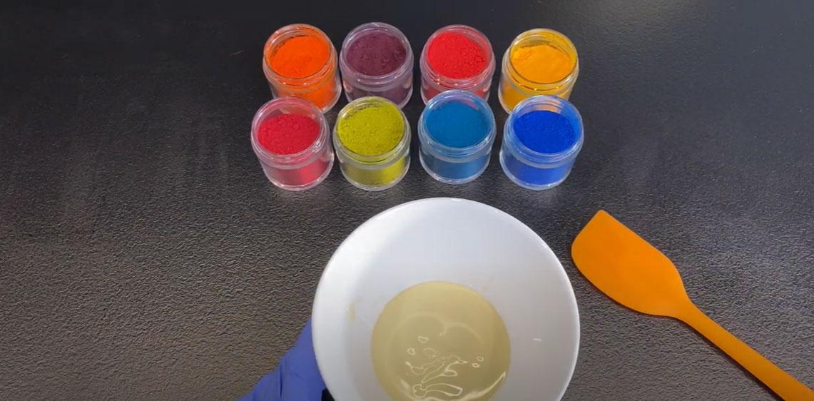 ألوان بودرة للشوكولاتة