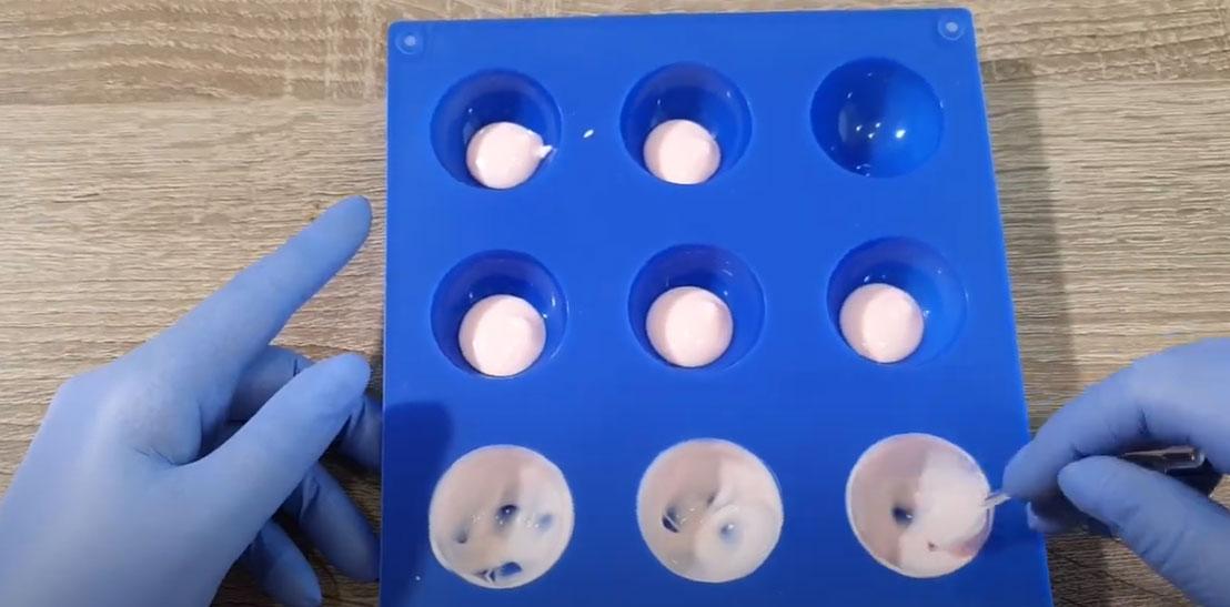 Recepta pas a pas per a boles de pastís de xocolata - pas 2