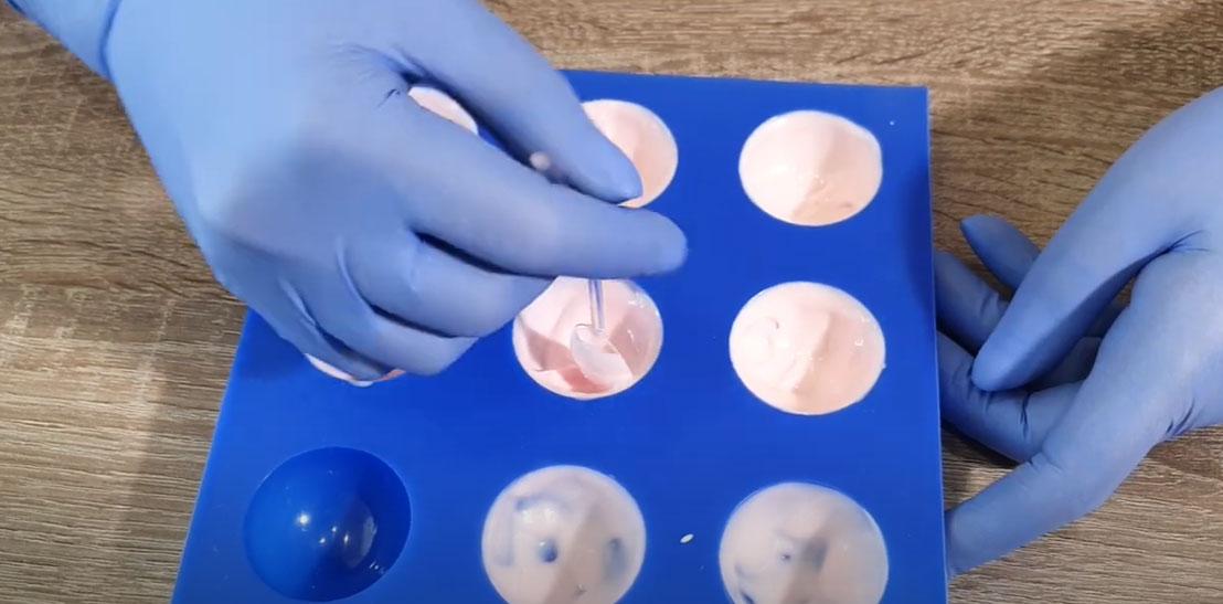 Recepta pas a pas per a boles de pastís de xocolata - pas 3