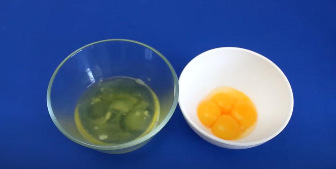 Com batre les clares d'ou amb una batedora: pas 1