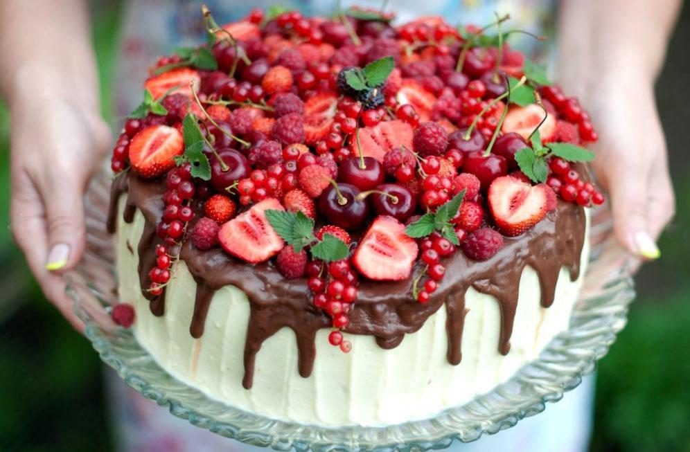 Pastís en una safata