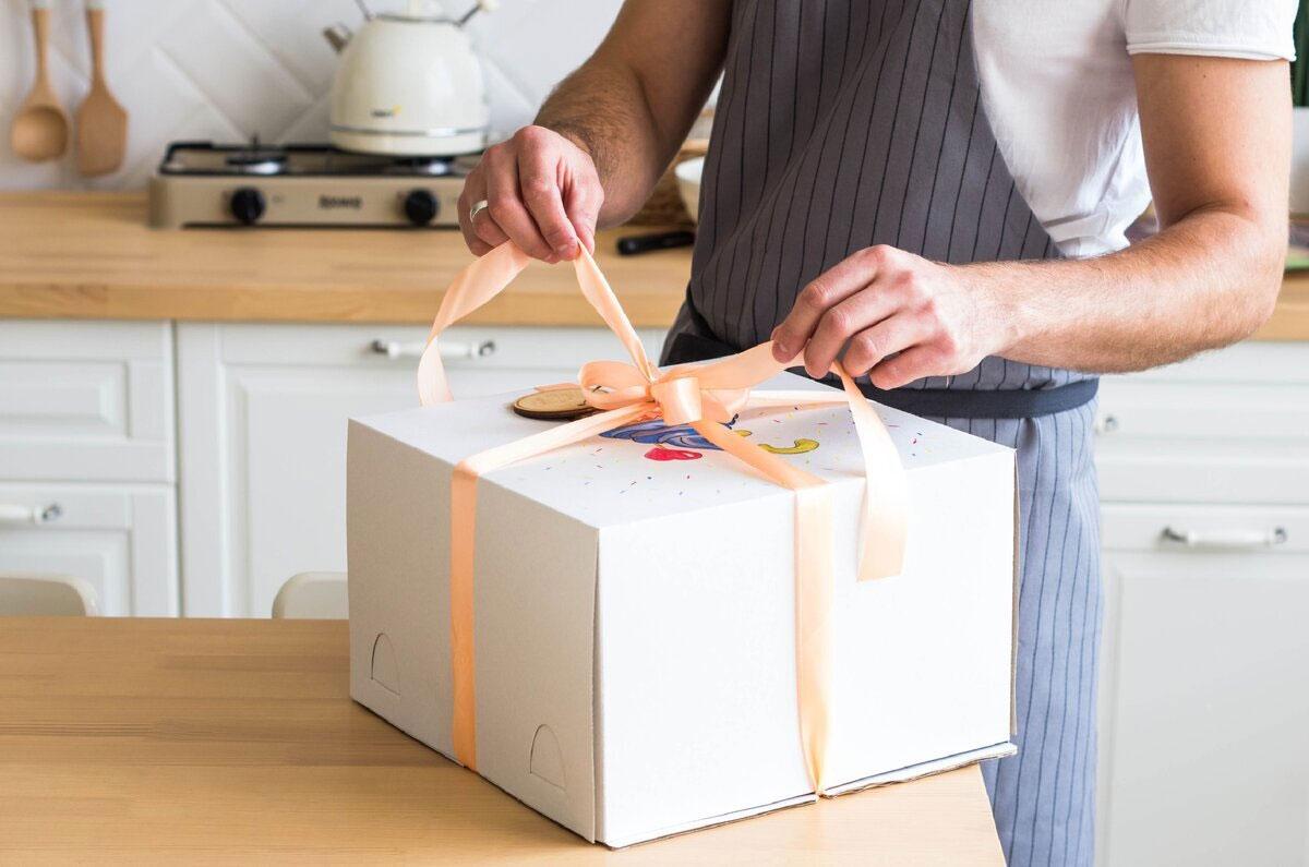 Caixa de pastís ja feta