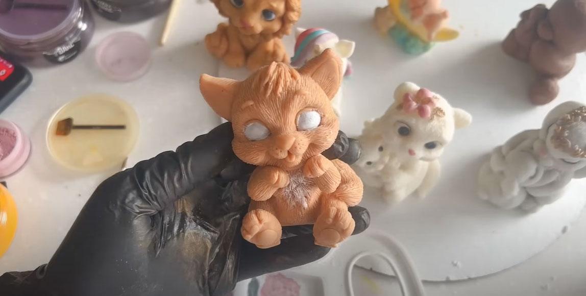 Instruccions pas a pas per fer figures de xocolata en un motlle de silicona - Pas 9