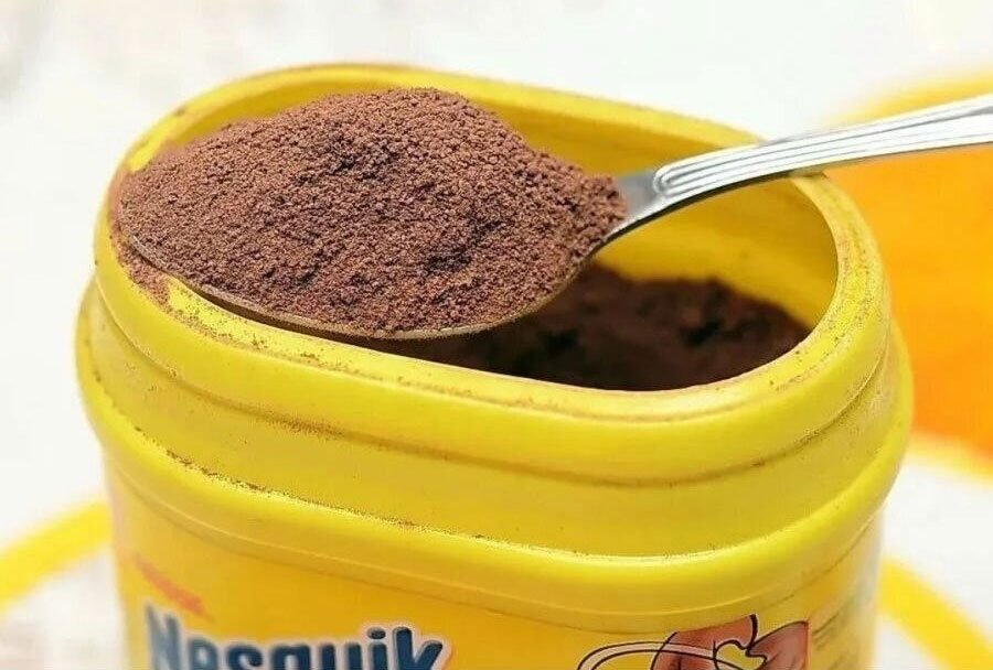 Puc substituir el cacau en pols per Nesquik en una recepta de postres?