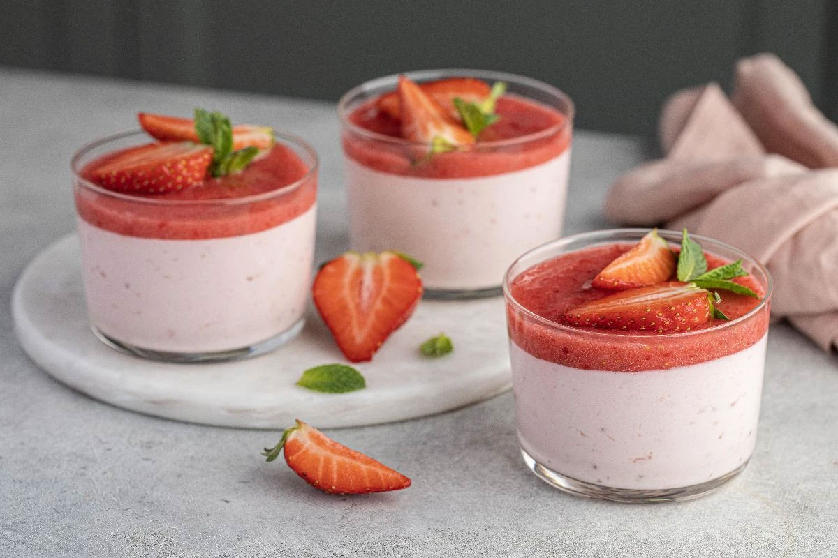 Mousse de iogurt amb maduixes