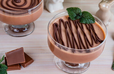 موس ريازينكا بالجيلاتين: وصفة حلوى لذيذة