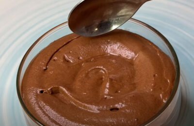 موس الشوكولاتة بالحليب: وصفة خطوة بخطوة